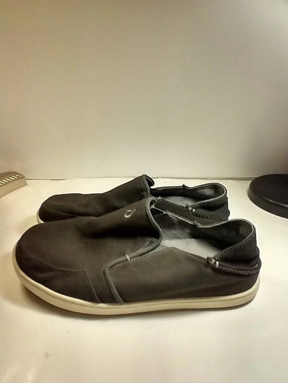 Olukai Nohea Canvas Casual Slip On Shoes Men's sz 8.